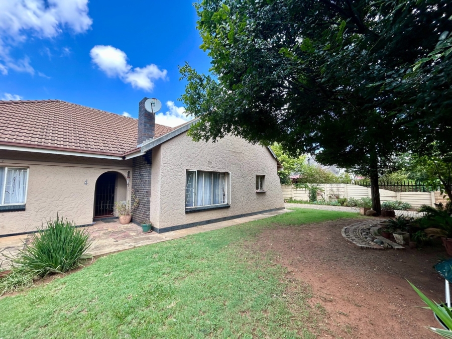 4 Bedroom Property for Sale in Wilkeville North West